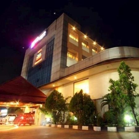 Hotel Banjarmasin International Esterno foto