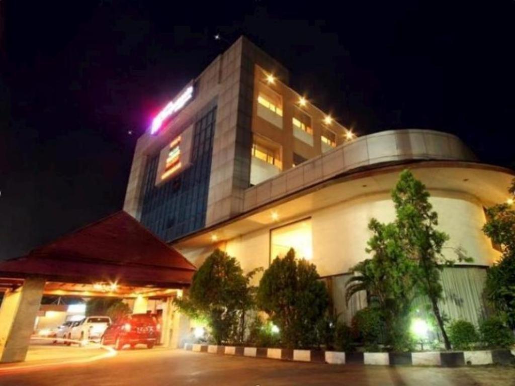 Hotel Banjarmasin International Esterno foto